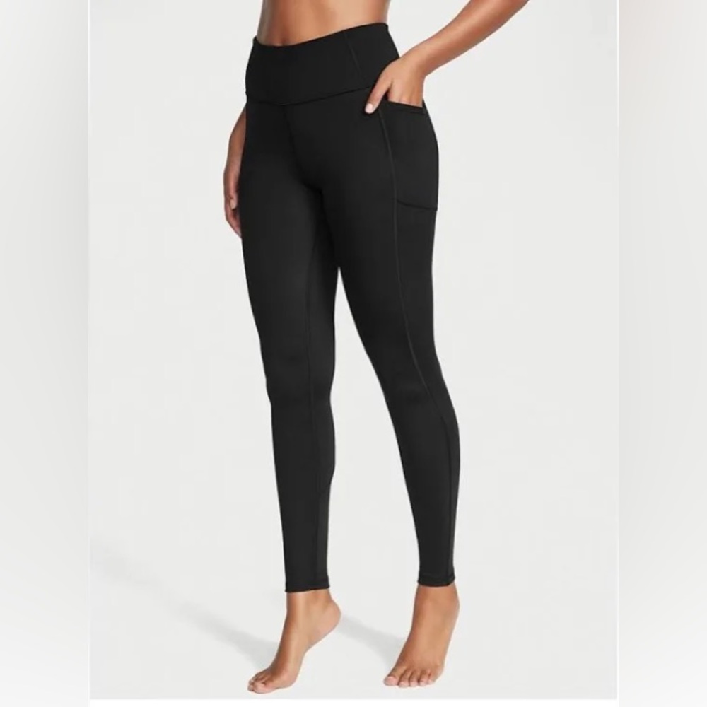 Victoria’s Secret On Point Flow Leggings 7/8 size 8